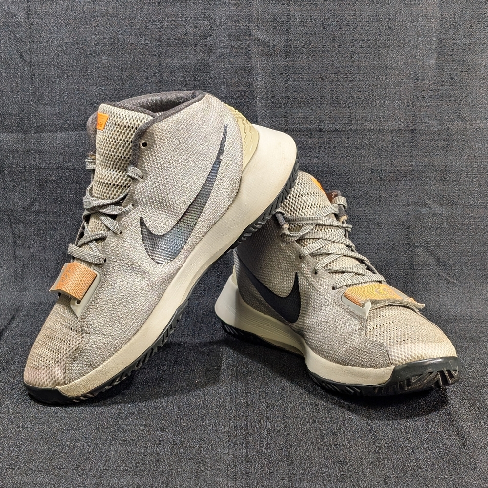 Men's Nike KD Trey 5 III Basketball shoes sz 9 749377-002